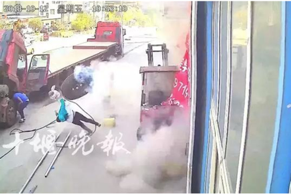 我们的朋友圈里，有多少人在假装读书？_网络知识