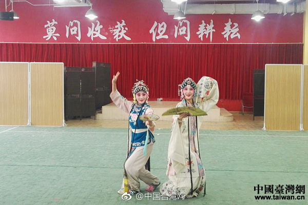 刘涛湿发造型复古摩登感_挂机宝CN2