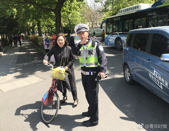 10位个体户肖像:工作时间超越996 守在方寸之地养家糊口_LXC挂机宝