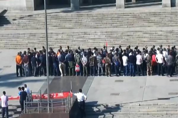 牛人”为什么要加班？_挂机宝远程桌面