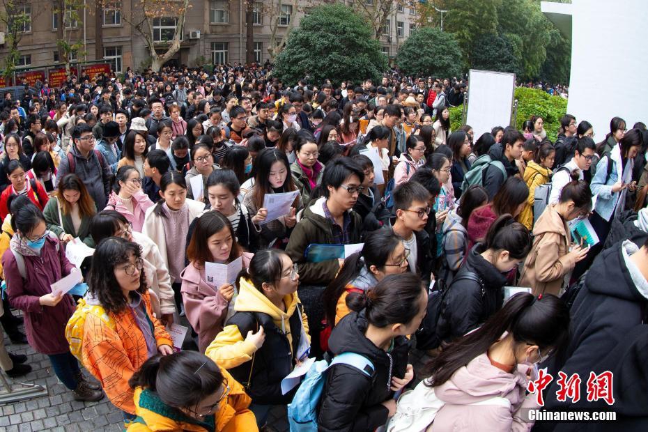 杨幂炸臭豆腐邓伦泡脚_云服务器抢占式实例
