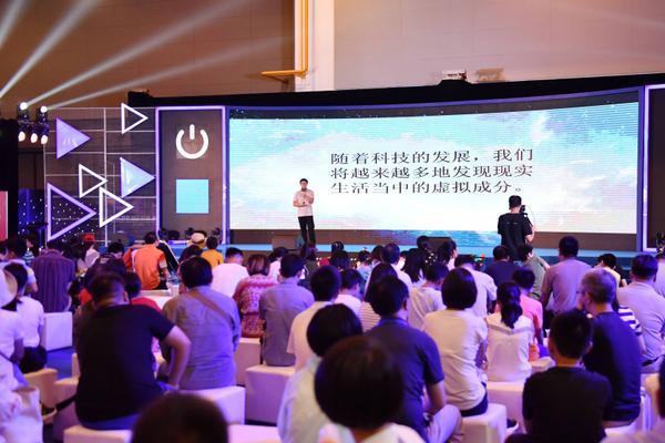 视频-世乒赛男单颁奖仪式 马龙捧起圣勃莱德杯_US CN2 server