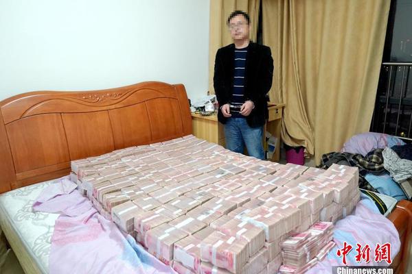 绚丽的丛林小精灵 高速抓拍飞翔中的蜂鸟_云服务器99元/年