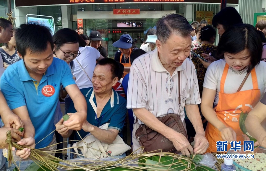 英超争四全解析：曼联真没戏了？蓝军枪手谁犯错_亚马逊AWS中国