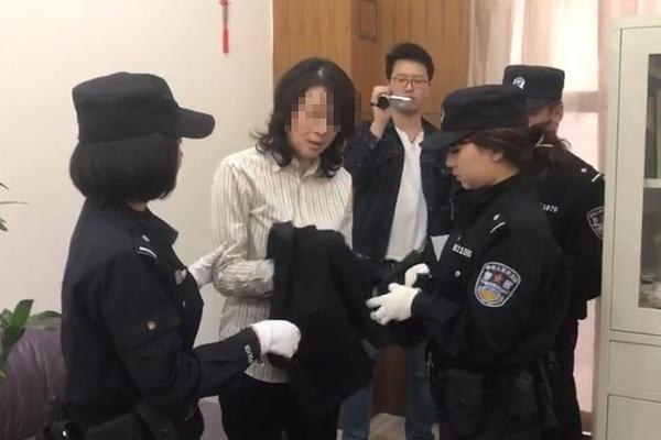 出鞘：我海军70周年活动有哪些亮眼小国舰艇？_挂机宝挂QQ