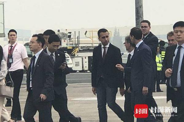 浙江大叔花75万买地建房 带鱼池小院住着太美_其他问题