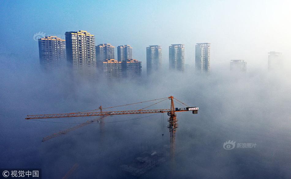 有一种百搭显瘦叫百褶裙_企业官网服务器