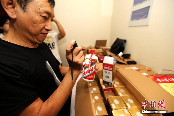 AI还原林青霞旧照，高清图下的颜值照样能打吗？_云电脑统一运维