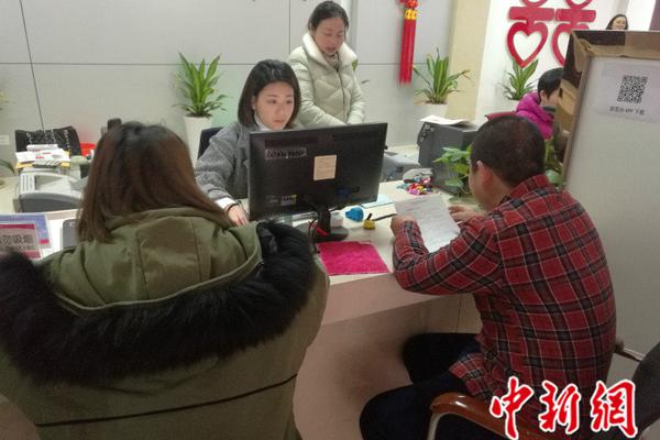 400万年钟乳石遭破坏偷走后进展_HK CN2 server