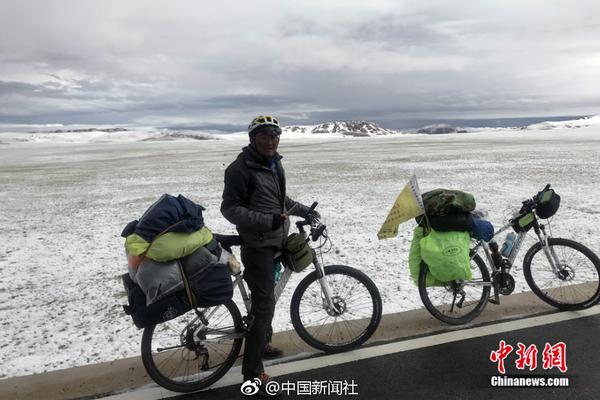 江苏查获近万双名牌运动鞋_云电脑按时计费