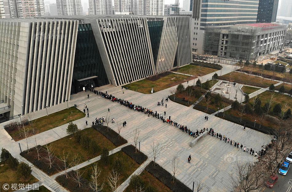 杨幂炸臭豆腐邓伦泡脚_CN2服务器评测