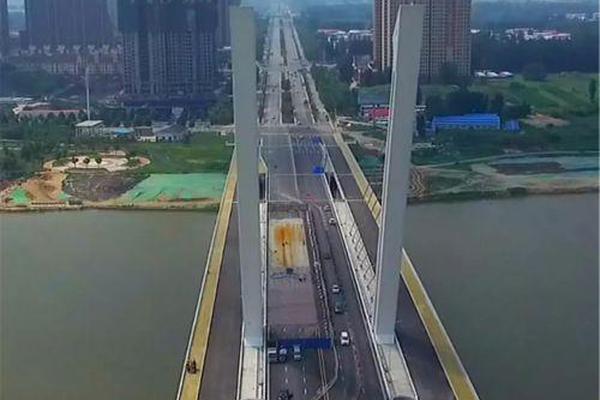 探秘密歇根大学M-city 做L5级自动驾驶是浪费钱_云电脑作图