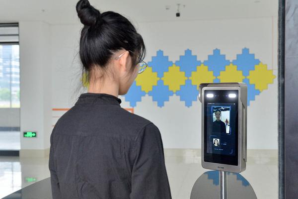黄奇帆:中国做好这“三零” 相当于第二次入世_云服务器公司