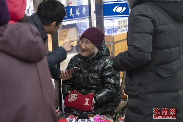 拼多多财务副总裁徐湉离职 所属团队暂向CEO黄峥汇报_CN2服务器搭梯子