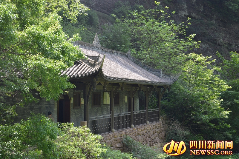 王健林:大连足球必重返亚洲一流 正建专业足球场_挂机宝远程桌面