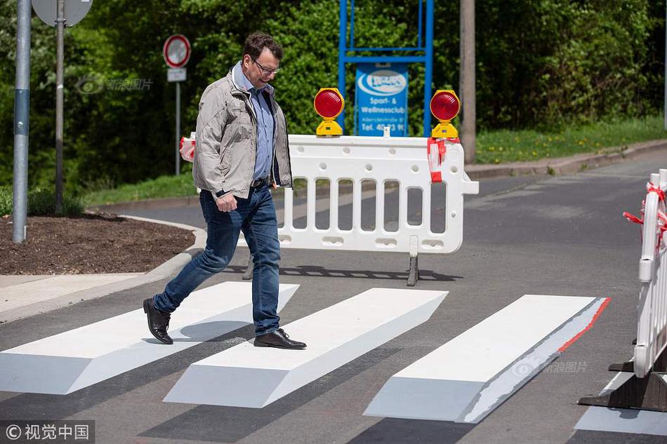 欧冠-阿贾克斯闪击客胜热刺_9929数据库服务器