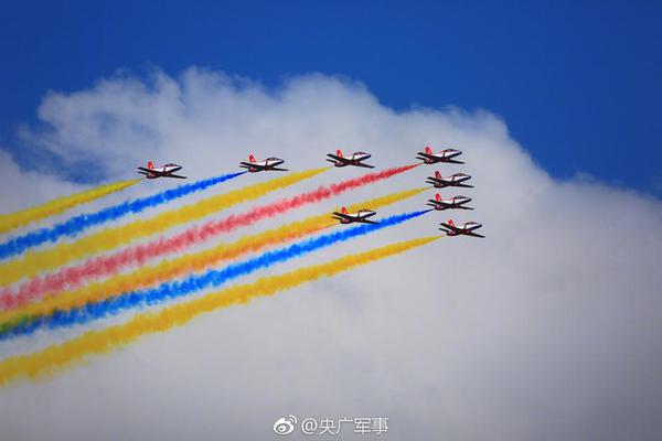 詹韦瓜齐聚观战布朗尼比赛 年轻皇帝遇高手