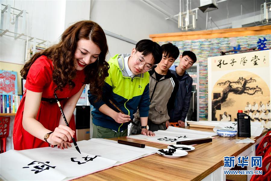 嫦娥四号着陆器于今晨自主唤醒 开展第五月昼工作