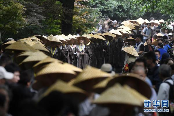 日本德仁天皇首次演讲：将时刻心系国民 同甘共苦_5元挂机宝