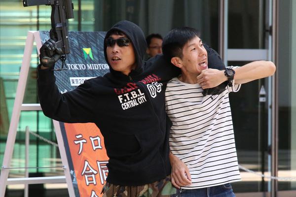黄心颖出轨致多部戏被停损失千万_9929实测