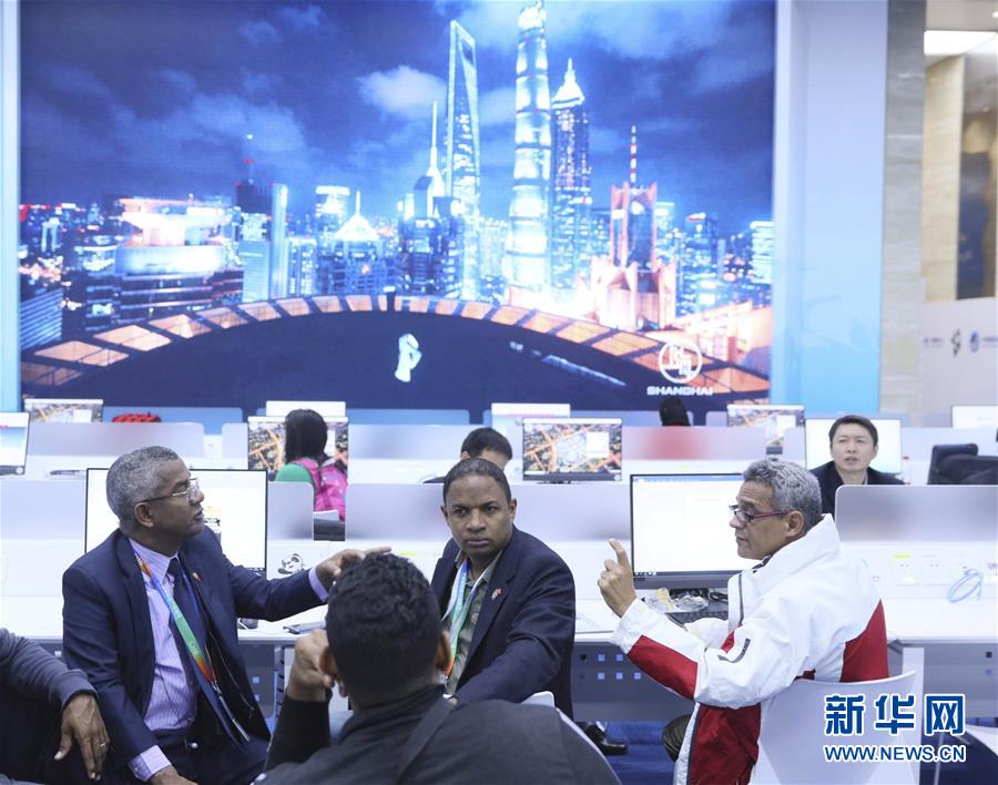 精彩回顾|东风悦达起亚寄望全新KX5重振中国市场_9929晚高峰