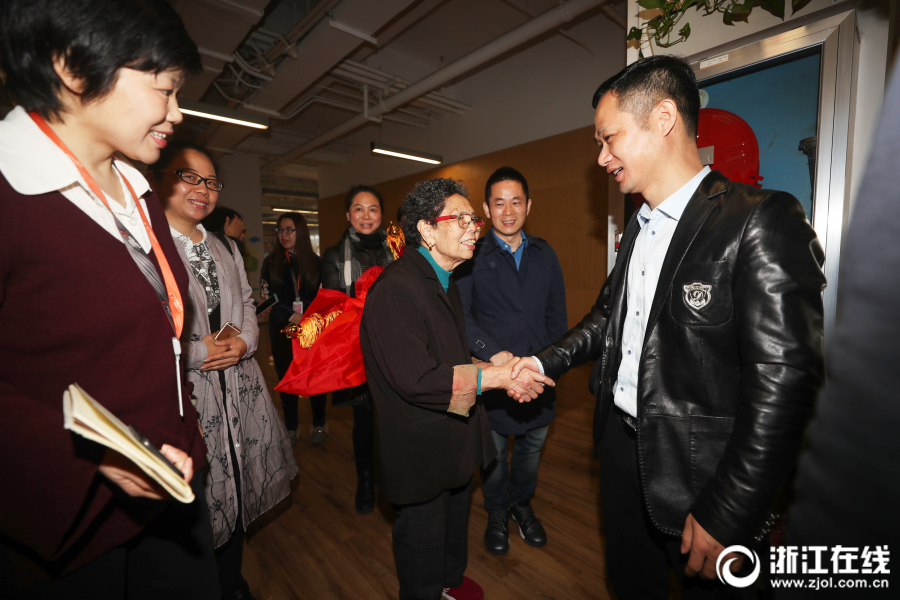 北大学生逼得胡适汗流夹背_国内云服务器提供商