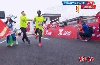 租赁云服务器多少钱一个月_香港CN2服务器直连
