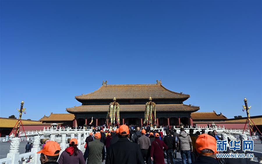 深夜出城大军5小时开100公里:干粮吃光 尿不湿忘带_市场咨询