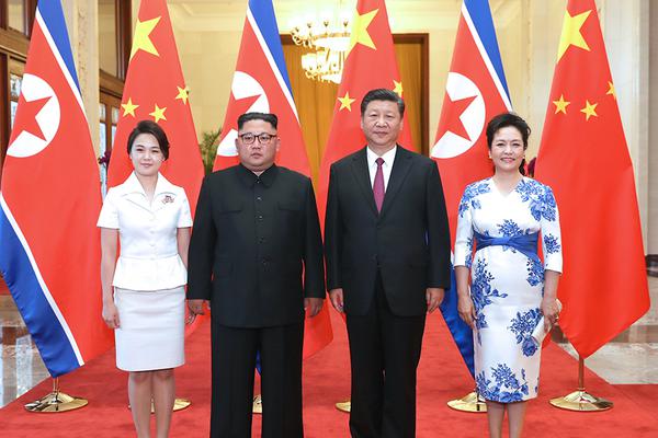 张丹峰风波后洪欣首现身 全程带笑_虚拟机挂机宝