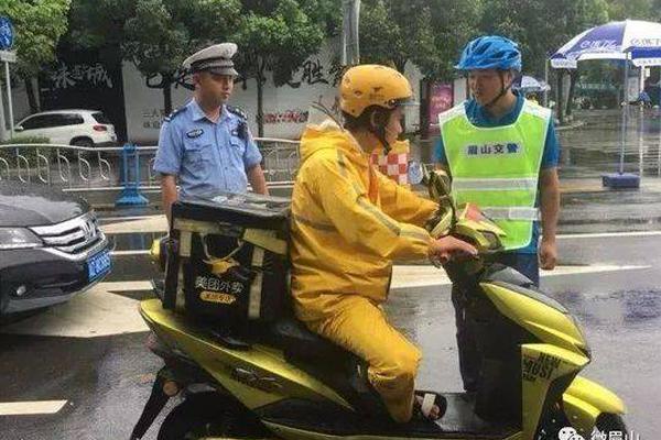 热血传奇18周年专区礼包_云电脑集中管理