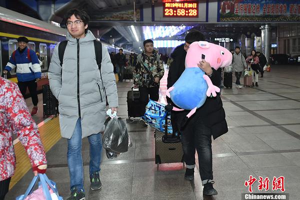 图说|他发福了吗？她和妈妈年轻时一毛一样！_9929企业出海