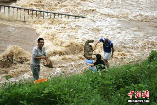 上海夫妇打造150㎡美式四居室 简约清新不输北欧风_远程协作