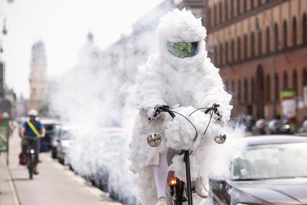 太甜了！女星许玮甯风波后首现身 约会抚摸男友腹肌_轻量应用服务器