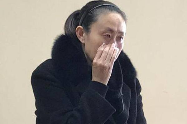 美女心理学家解读压力_CUII云服务器
