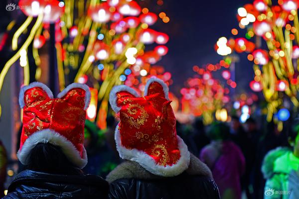 中国最富有的一条街:总资产100000000000000元(图)_挂机宝CN2