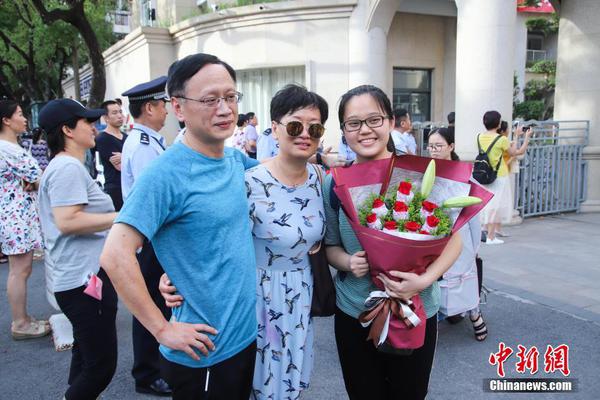 王源称流量不值得骄傲 出道受关注五年没做过自己_CN2 GIA线路优势