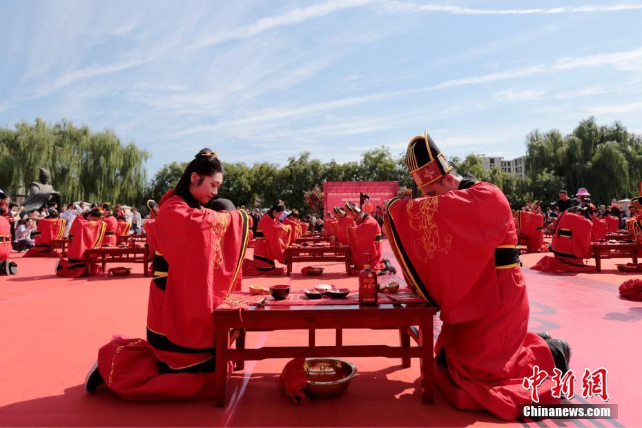 [专访]康劲：照片年卖百万_CN2服务器晚高峰