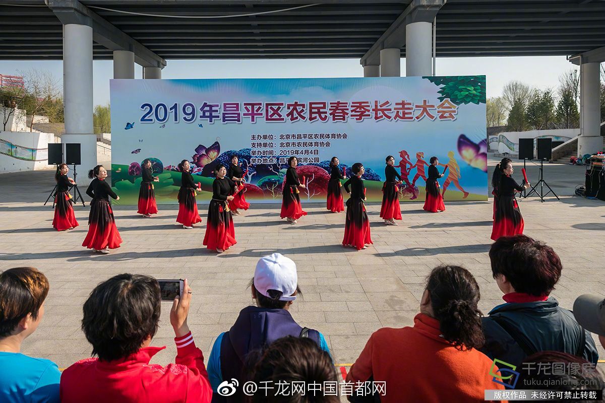 李泽楷女友住亿元豪宅 月供21万带空中泳池_云服务器16核64G