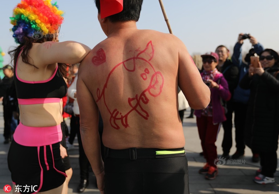 中国男人为何喜欢留八字胡_云服务器提供商