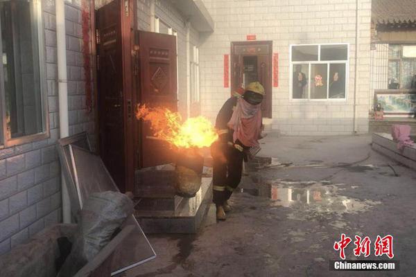 墨西哥男子挖隧道监视前妻 被发现时已丢半条命_CN2服务器高防