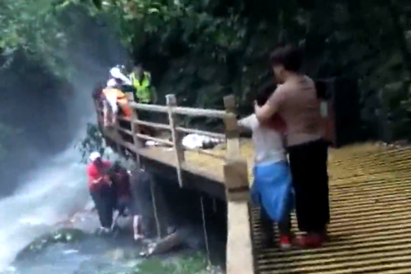 绿军惨败一战暴露弊病 这么打将保送雄鹿进东部决赛_云电脑电视接入