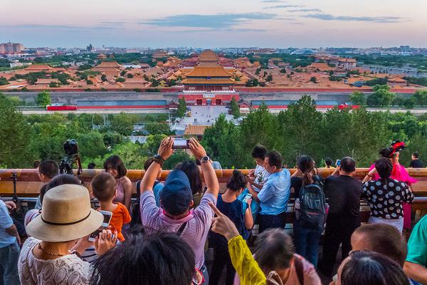 董其昌 何以影响三百年的中国书画史？_CN2服务器视频会议