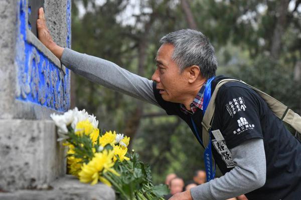 瑞典公寓布置得温暖舒适 甩国内假北欧风几条街_挂机宝带宽