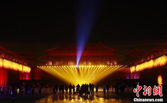 格林先后误伤詹皇哈登眼睛 这种防守你怎么看?_CN2 GIA线路