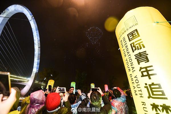好帽却吹犯规杜兰特无语望天 取29分防哈登秀飞踢_美国CN2服务器推荐