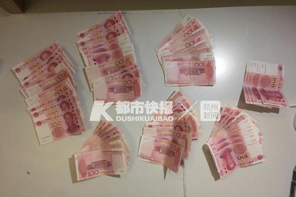 潘粤明被曝恋情后晒照