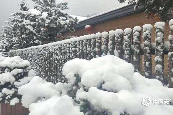 中国航母杀手亮相 数千公里外可精确猎杀航母