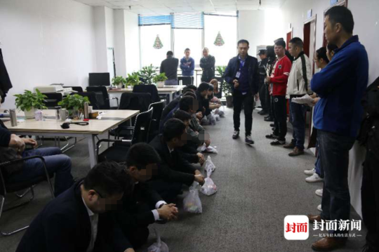 韩首次开放非军事区道路:铁丝网挂"地雷"警示标志_9929企业级云服务器