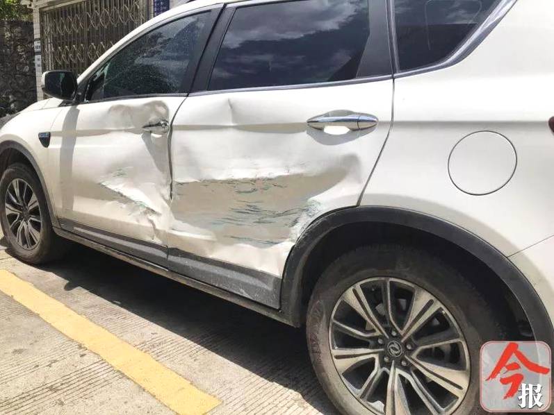 章子怡一袭红裙美得惊艳！4岁醒醒穿牛仔与妈妈同框，气质不得了_9929流量套餐