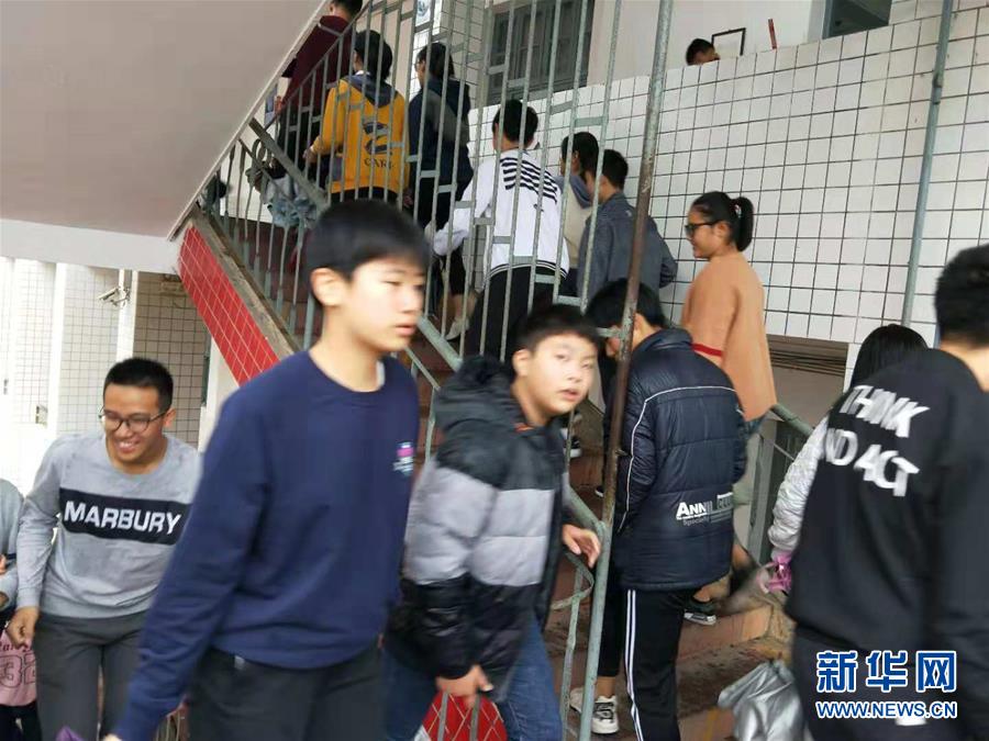库里首节手指脱臼虚惊一场_云终端